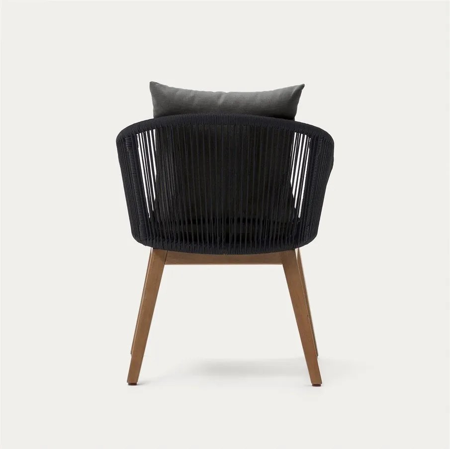 Fekete tömörfa kerti fotel Portalo – Kave Home