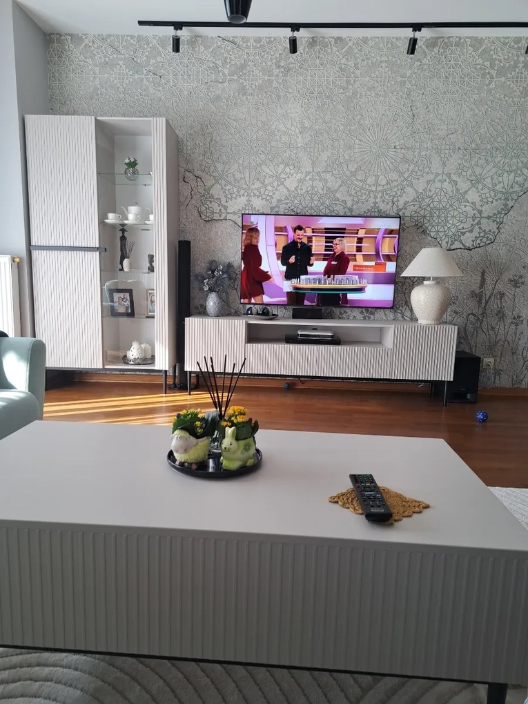Nicole RTV szekrény 200 cm nyitott polccal és fiókokkal - kasmír / fekete lábak