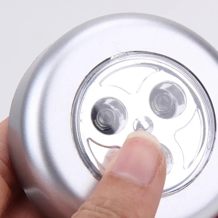 Zaparkorun Öntapadó LED lámpa