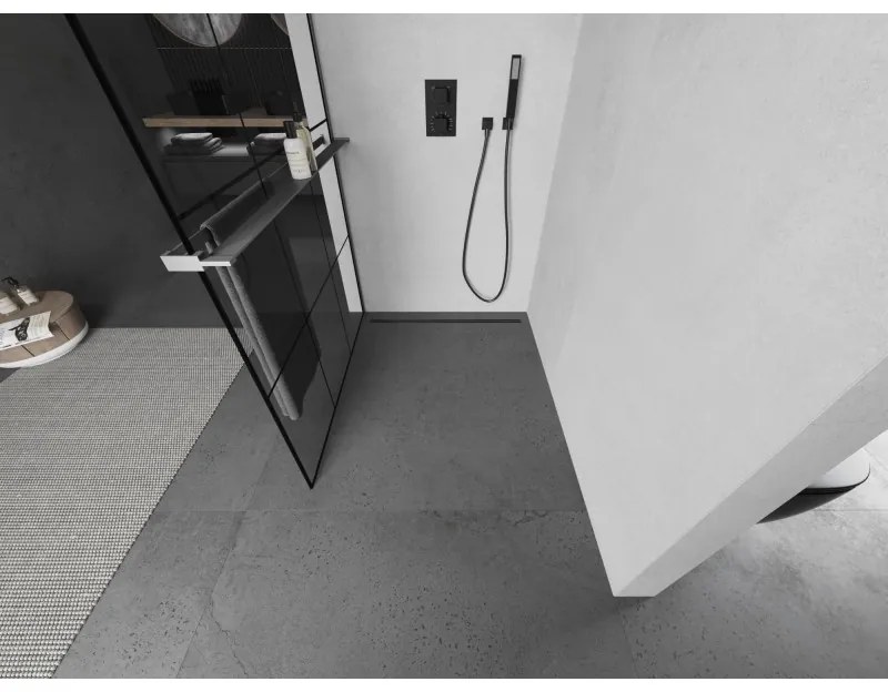 Mexen Kioto+, Walk-In zuhanyparaván polccal és akasztóval 110 x 200 cm, 8 mm átlátszó üveg fekete mintás, grafit profil, 800-110-121-95-77