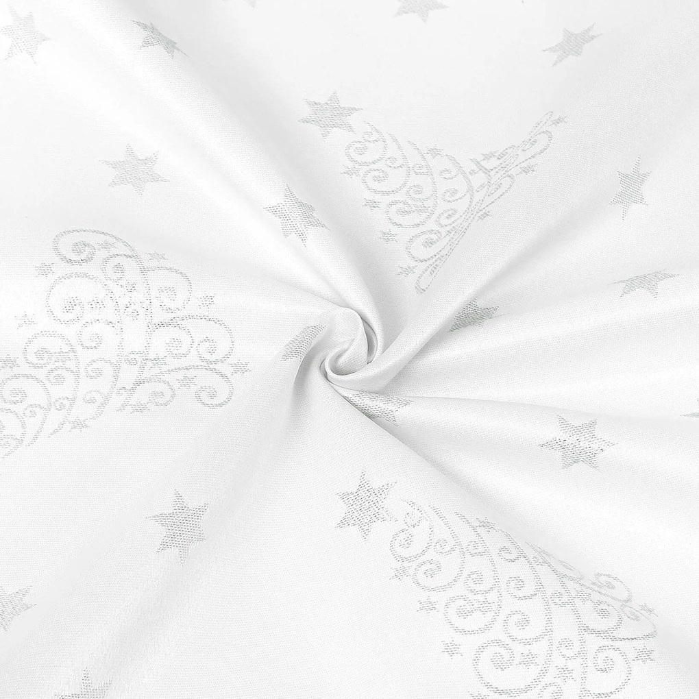 Goldea karácsonyi teflon szövet terítőknek - ezüstszínű karácsonyfák és csillagok 160 cm