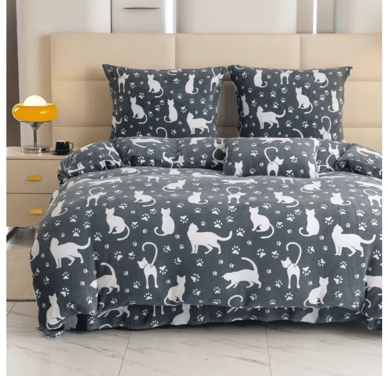 Mikroplüss ágynemű WHITE CATS szürke Ágyneműhuzat mérete: 2 db 70 x 90 cm | 200 x 220 cm