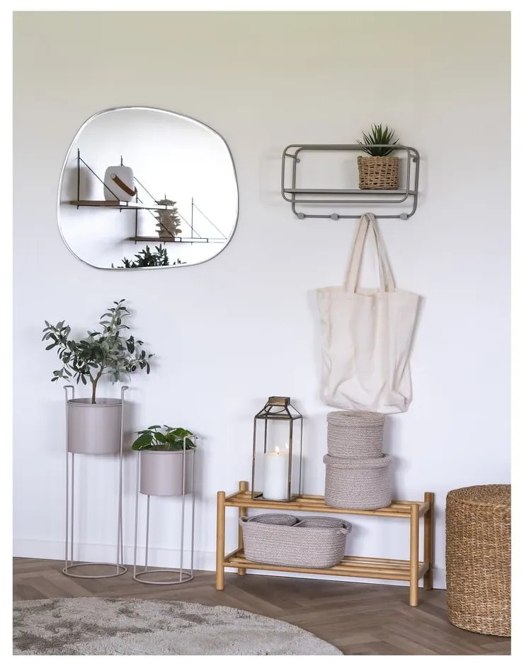 Világosszürke fém fali fogas polccal Feira – House Nordic