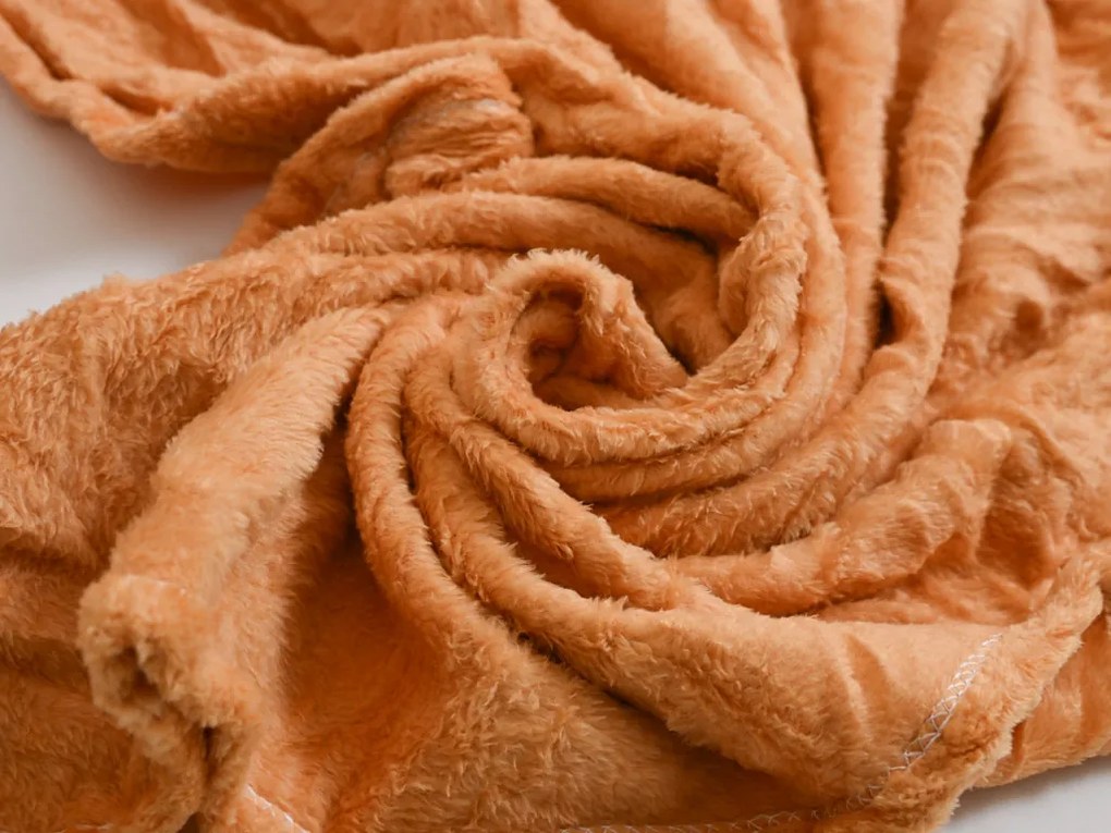 Plüss RÉNSZARVAS barna babatakaróval belül