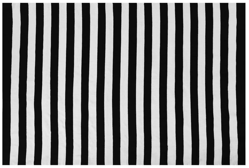 Fekete Fehér Csíkos Kültéri Szőnyeg 140 x 200 cm TAVAS Beliani