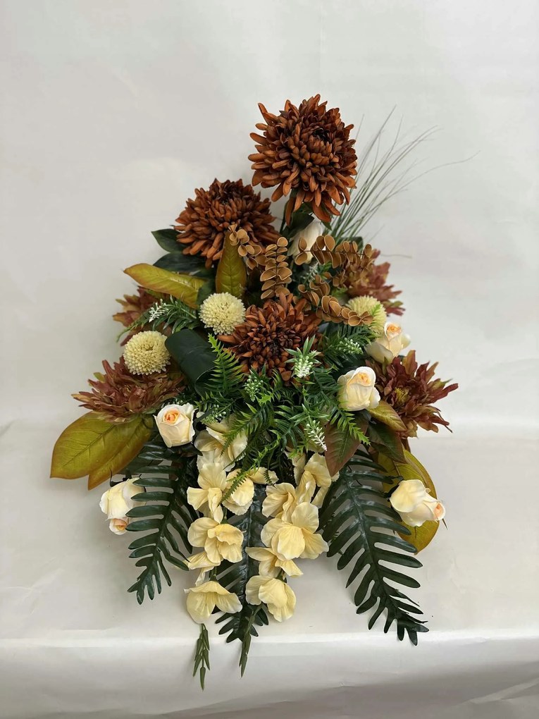 Kompozíció Virágok a sírhoz temető csokor virágtartó művirágok