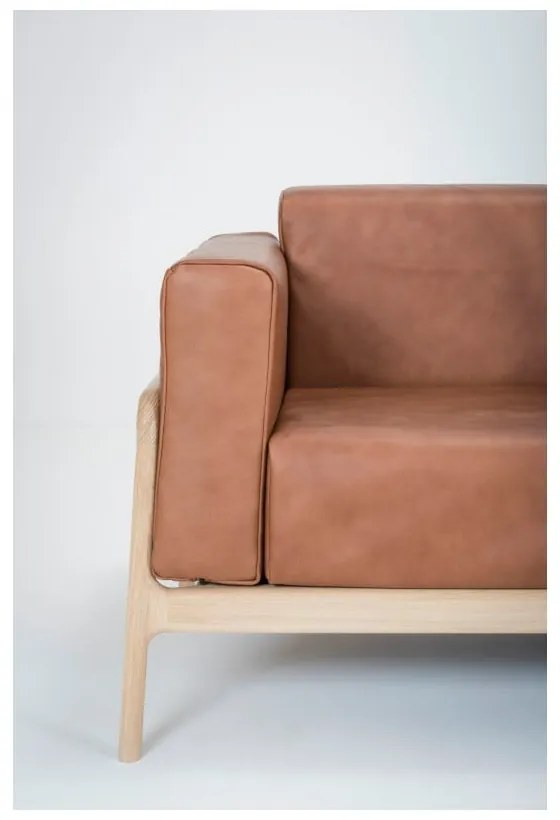 Fawn konyakbarna kanapé bivalybőrből, tömör tölgyfa szerkezettel, 210 cm - Gazzda