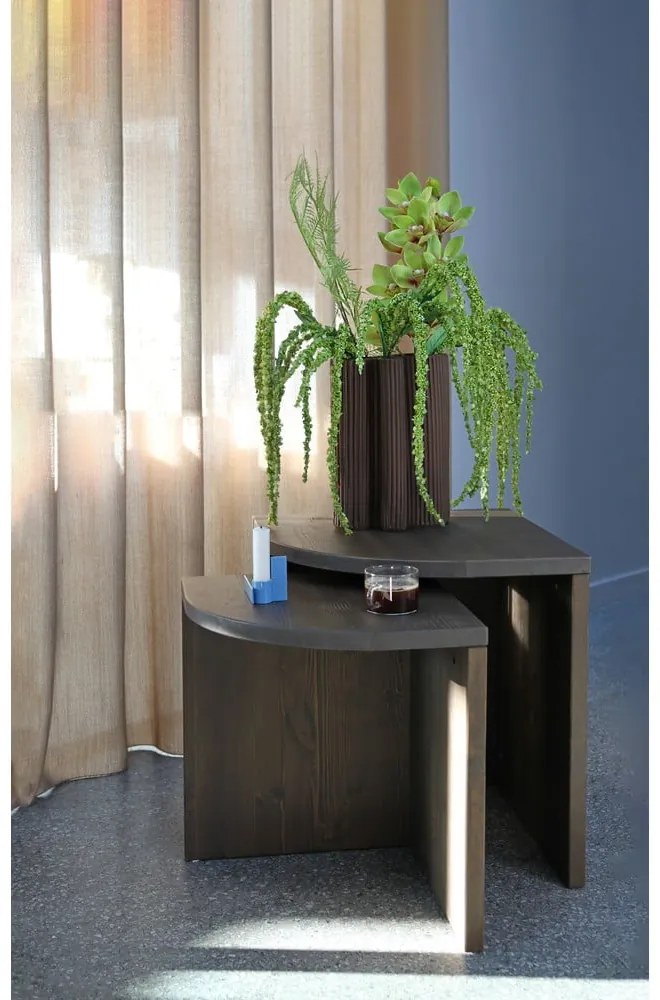 Sötétbarna borovi fenyő dohányzóasztal szett 2 db-os Combine – Karup Design