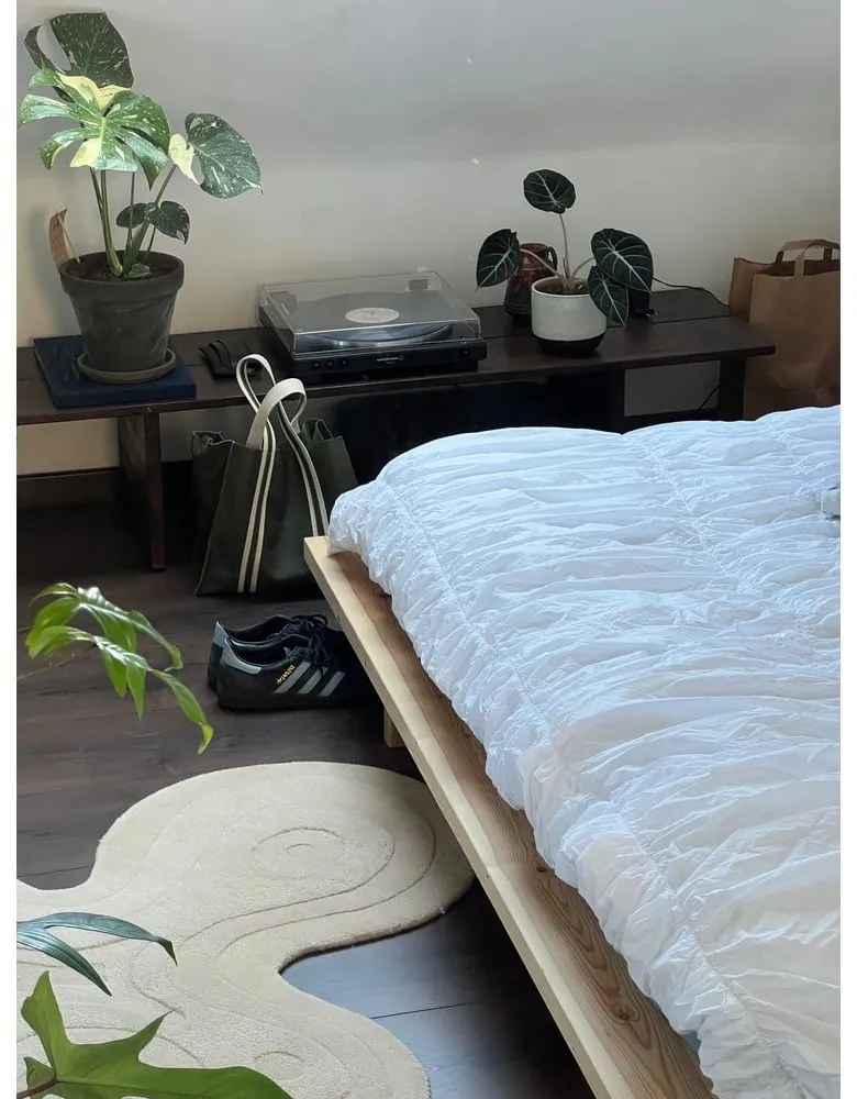 Natúr színű borovi fenyő egyszemélyes ágy ágyráccsal 120x200 cm Japan – Karup Design