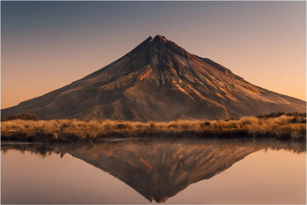 A Mount Taranaki visszaverődése, Új-Zéland (90x60 cm)