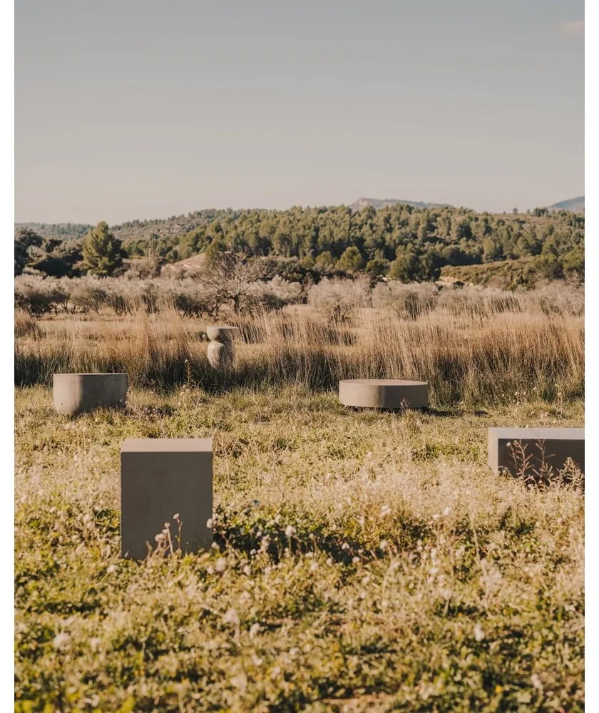 Beton kerek kerti dohányzóasztal ø 60 cm Garbet – Kave Home