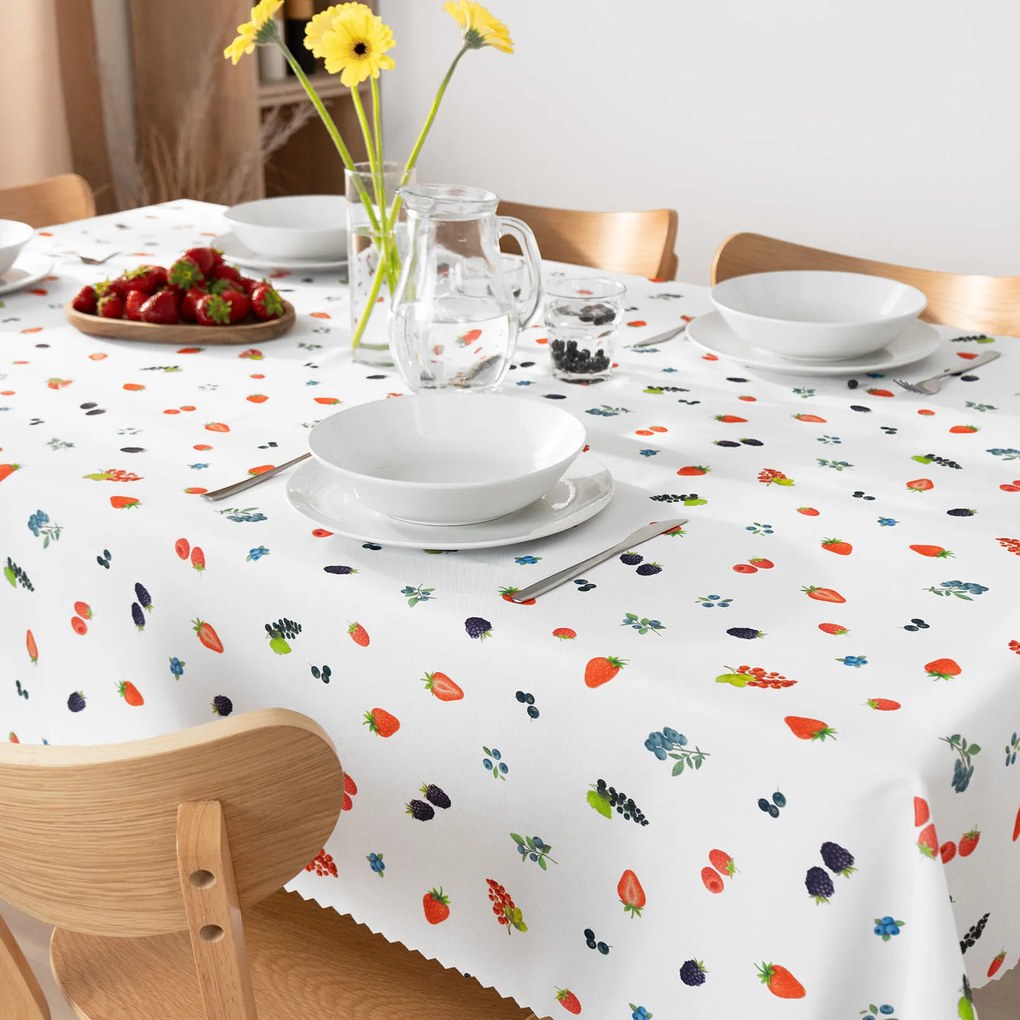 Goldea teflonos asztalterítő - erdei gyümölcsök 120 x 120 cm