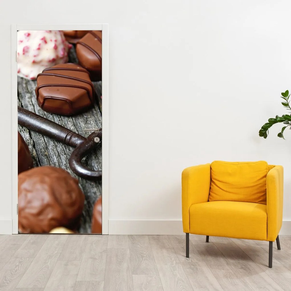 Fotótapéta ajtóra - Csokoládé és kulcs (95x205cm)
