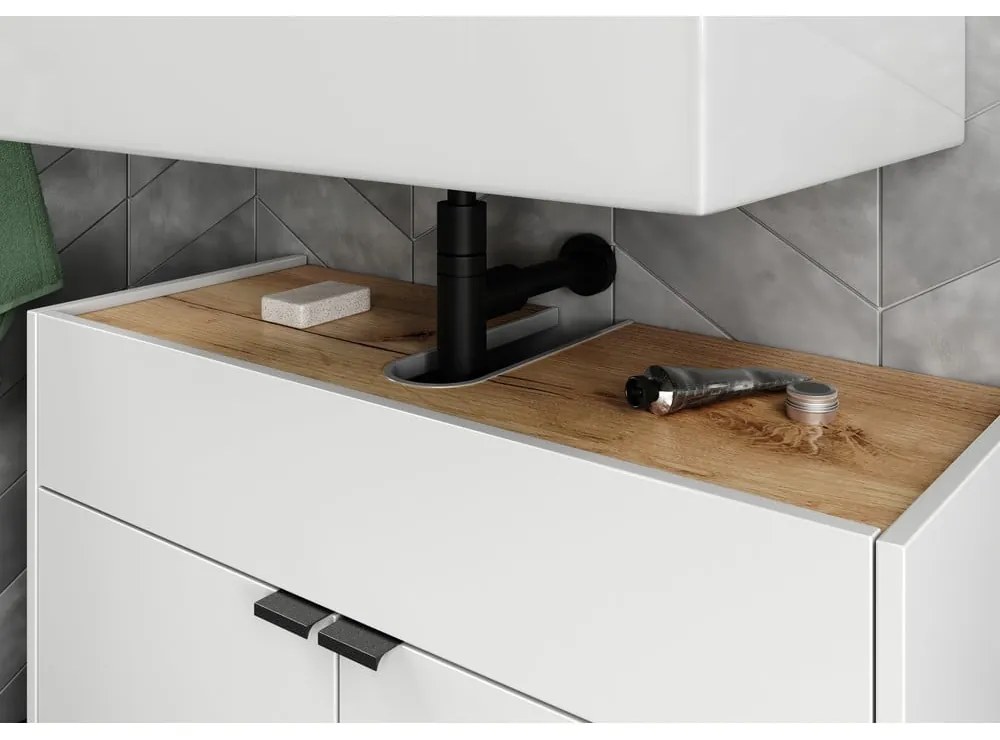 Fehér fürdőszobai bútor szett Forano – Germania