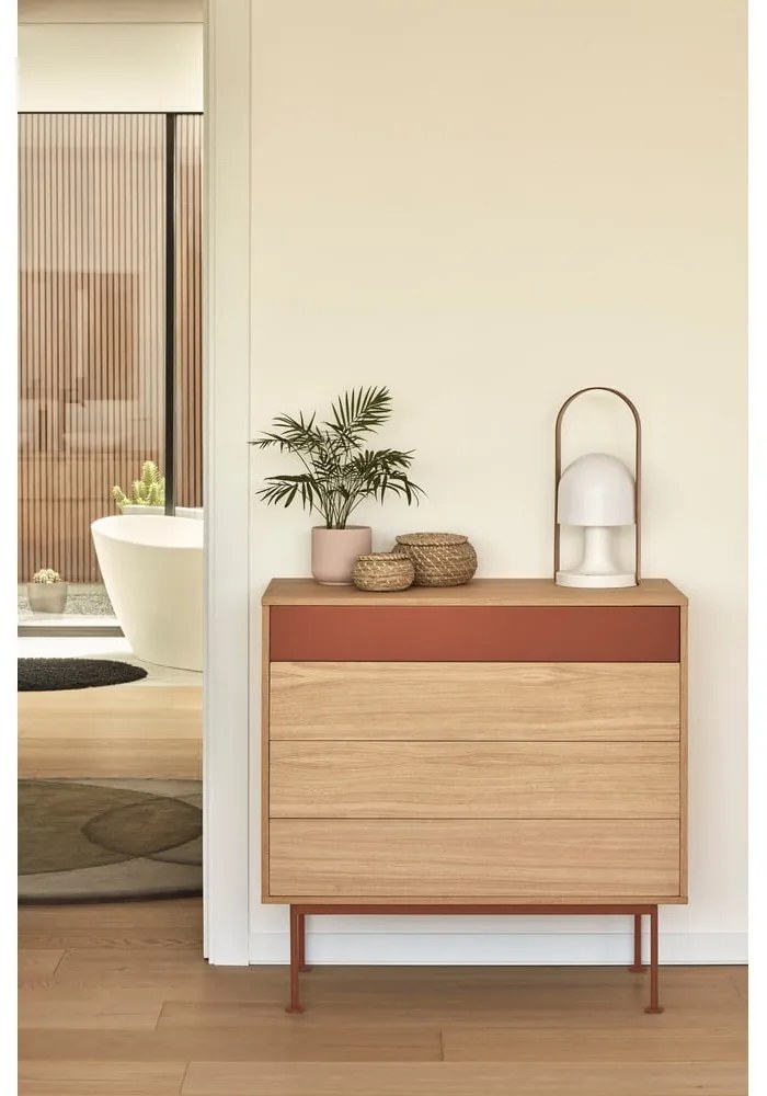 Yoko téglavörös fiókos komód tölgyfa dekorral - Teulat