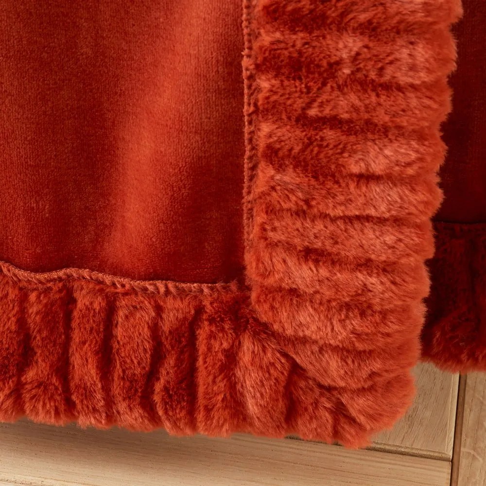 Narancssárga mikroplüss takaró 150x200 cm Velvet and Faux Fur – Catherine Lansfield