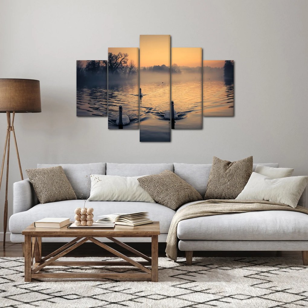 Hattyúk a vizen és a ködben képe (150x105 cm)