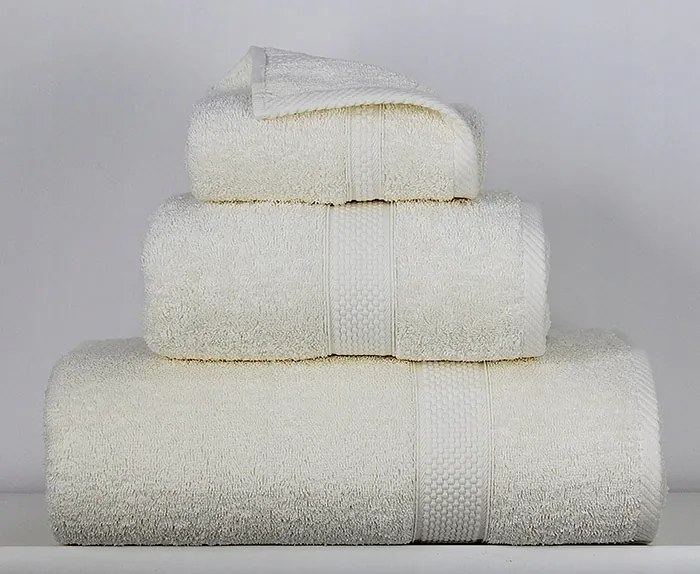 Sara törölköző krémszínű 70x140 finom bolyhos puha