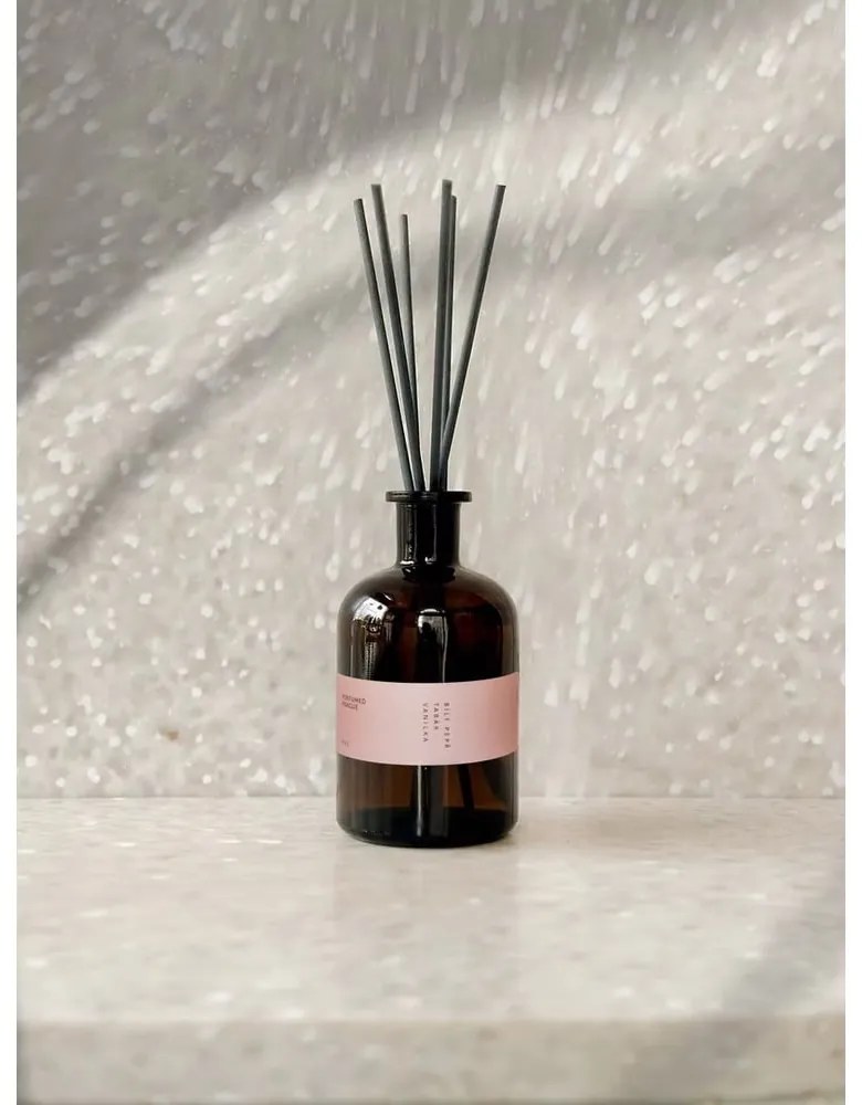 Aromadiffúzor #42 White Pepper, Tobacco, Vanilla – Perfumed Prague