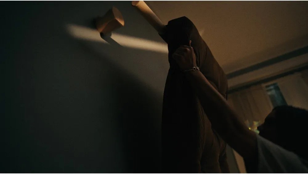 Krémszínű kordbársony fotel Hooked – Karup Design