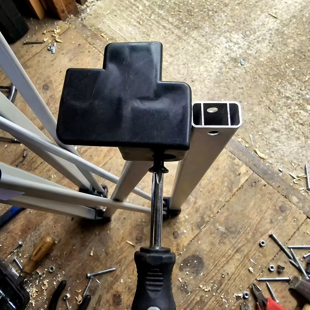 Összecsukható alumínium árusítóstand falak nélkül | BRIMO Exclusive Alu 2x2 m - falak nélkül - Fekete