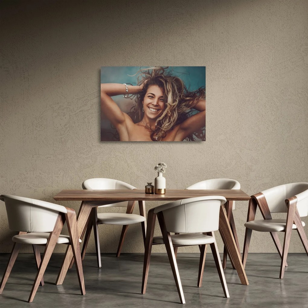 Kép - egy fiatal nő portréja (üvegen) (70x50 cm)