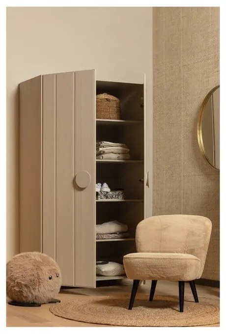 Krémszínű borovi fenyő ruhásszekrény 110x200 cm Noah – WOOOD