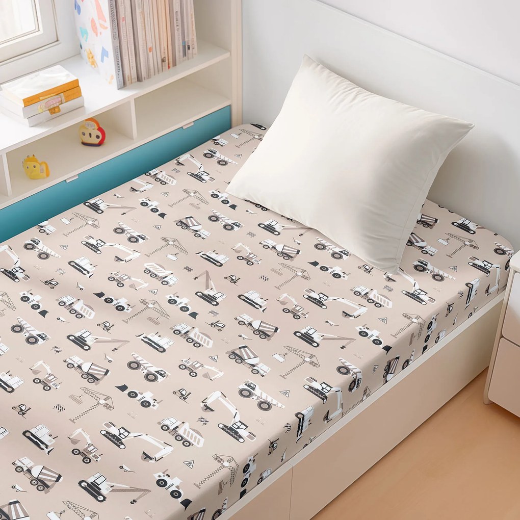 Goldea gyerek pamut körgumis lepedő - teherautók és markolók bézs alapon 90 x 200 cm