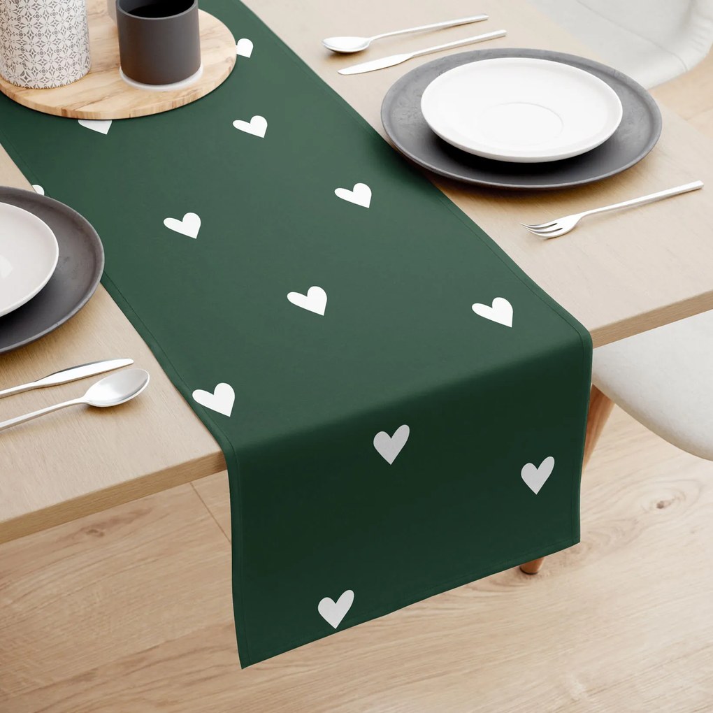 Goldea pamut asztali futó - szívecskék, sötétzöld alapon 50x160 cm