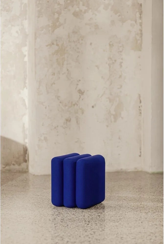 Kék gyapjú puff Radd – noo.ma