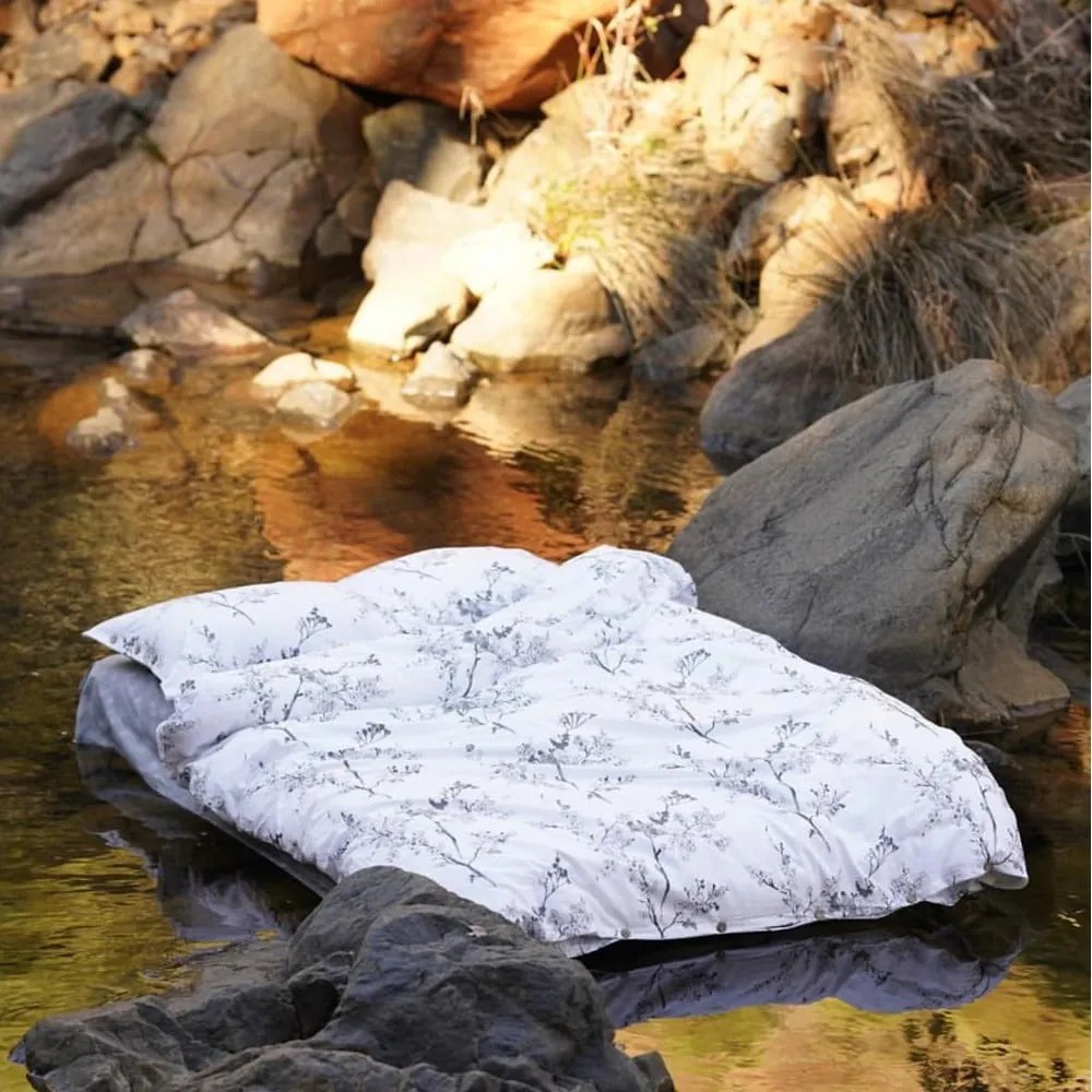 Fehér-szürke egyszemélyes renforcé pamut ágyneműhuzat 140x200 cm White Floral – Mila Home Luxury