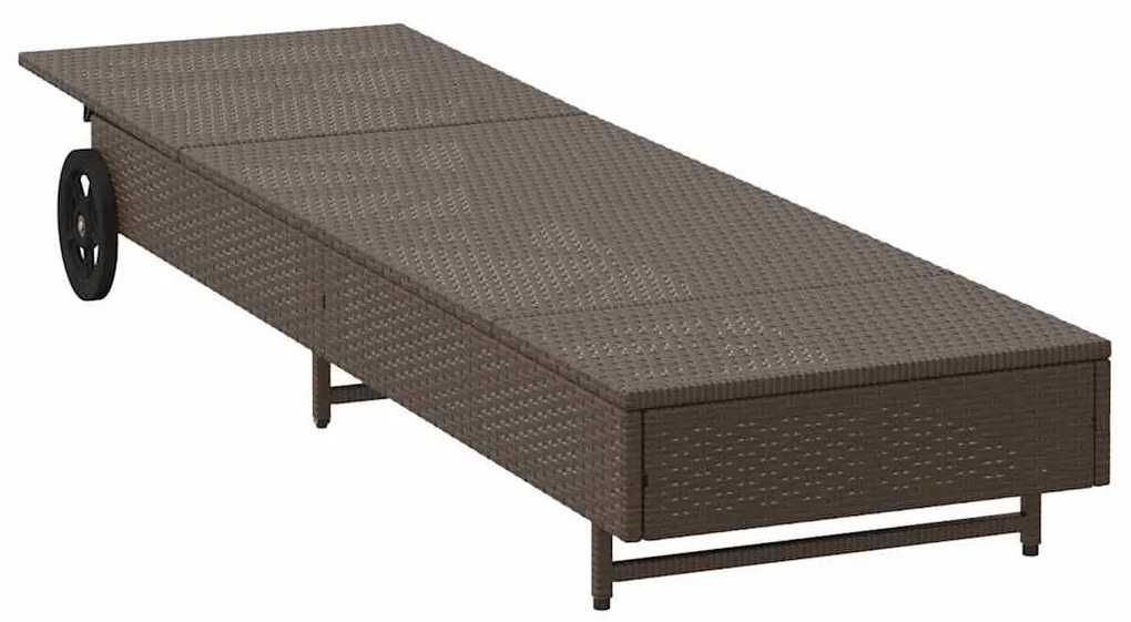 Barna polyrattan napozóágy párnával és kerekekkel