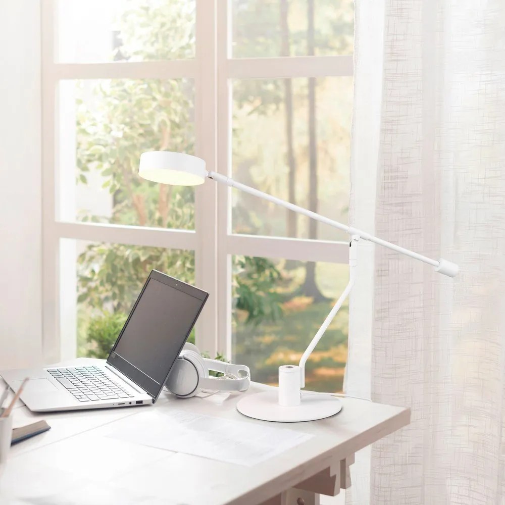 Matt fehér LED asztali lámpa hajlítható szerkezettel (magasság 64 cm) Manduro – Trio