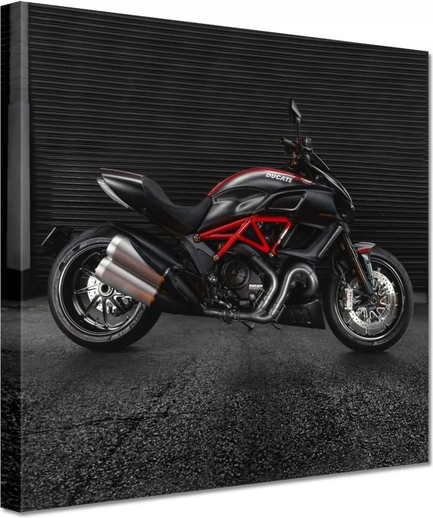 Képek 20x20 Ducati Diavel motorkerékpár