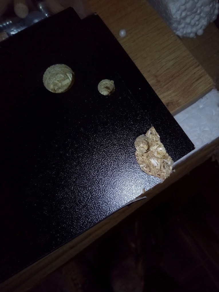 AKCIÓ Fekete étkezőasztal arany tölgy craft dekorral MADO 120x80 II. osztály
