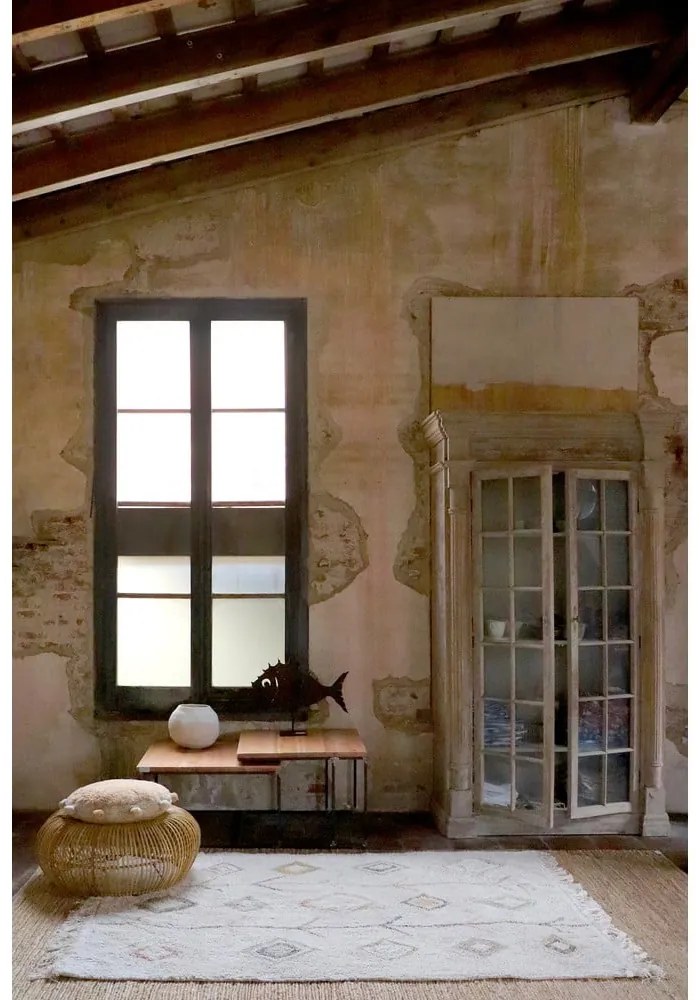 Bézs mosható kézi szövésű pamut szőnyeg 140x200 cm Kaarol Earth – Lorena Canals