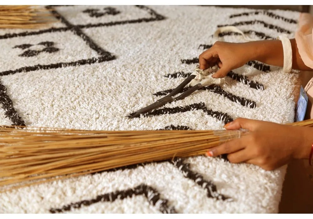 Krémszínű mosható kézi szövésű pamut szőnyeg 170x240 cm Bereber Rhombs – Lorena Canals