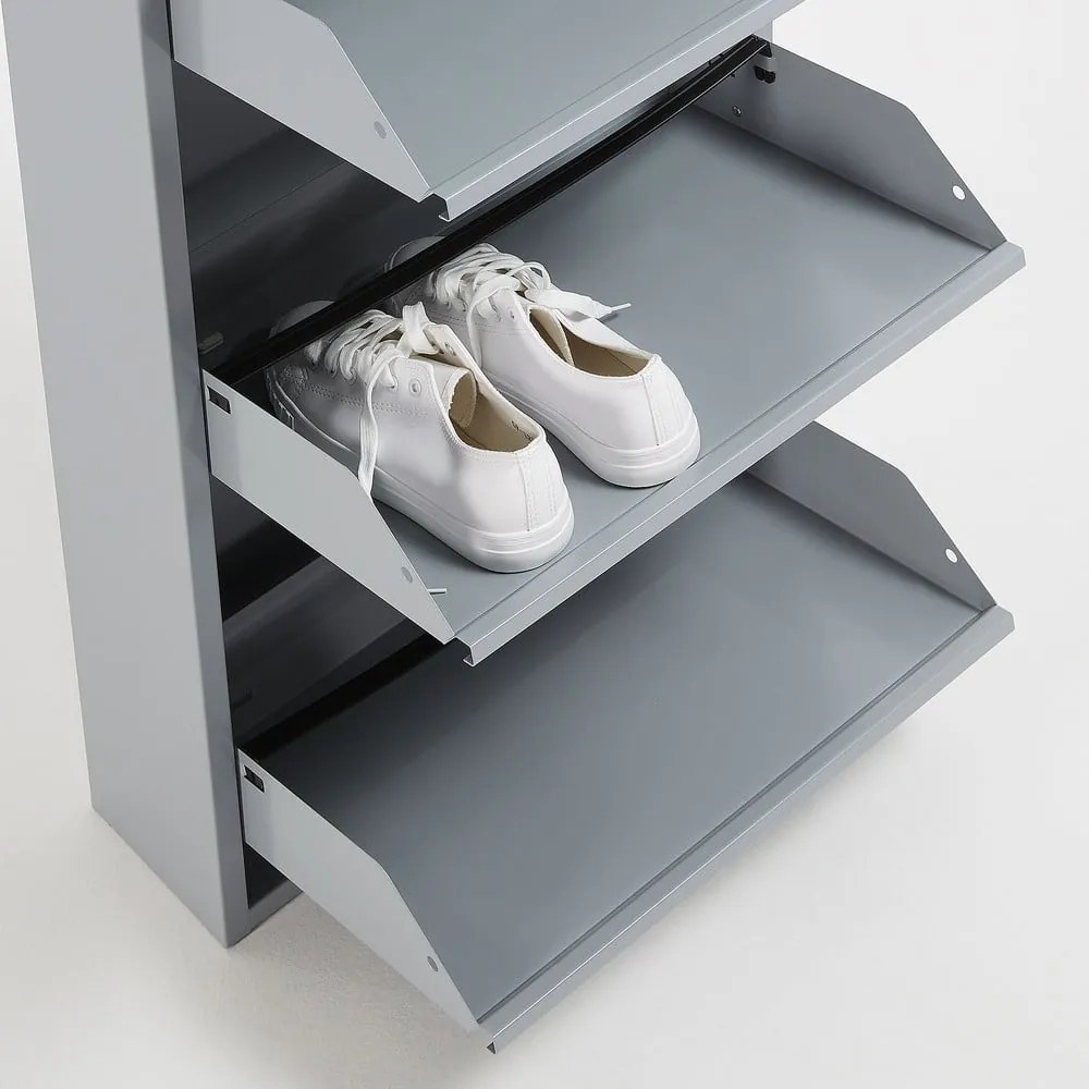 Világosszürke fém billenő ajtós cipőtartó 50x103x15 cm Ode – Kave Home