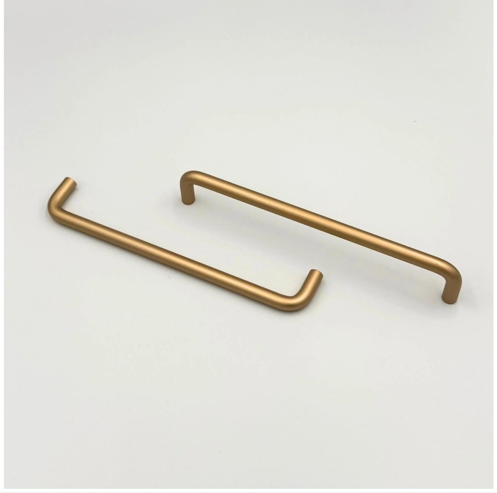 Bútorfogantyú Como 320 mm arany szatén matt, egyenes modern