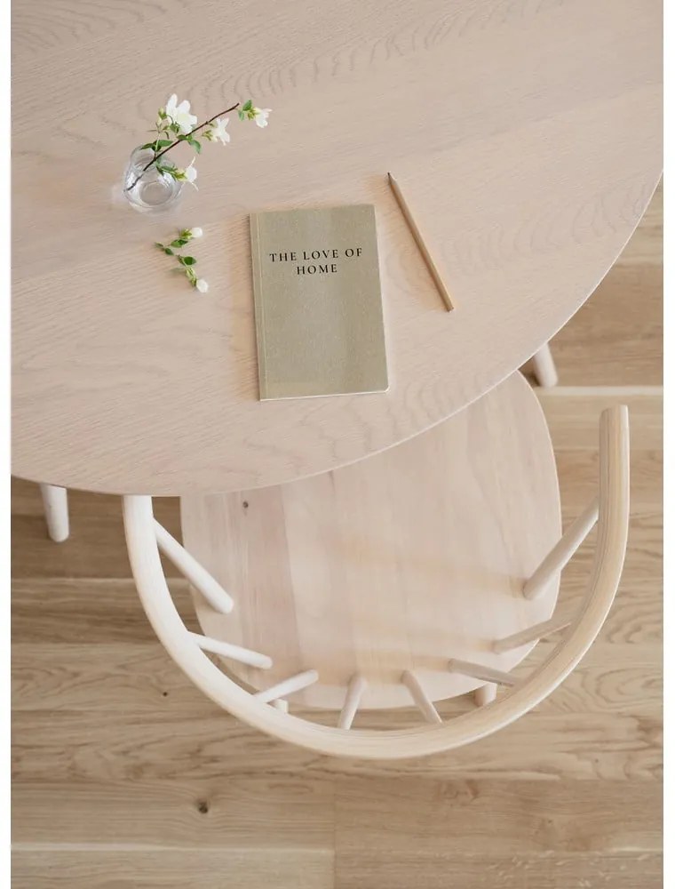 Kerek étkezőasztal tölgyfa dekoros asztallappal 115x115 cm Yumi - Rowico