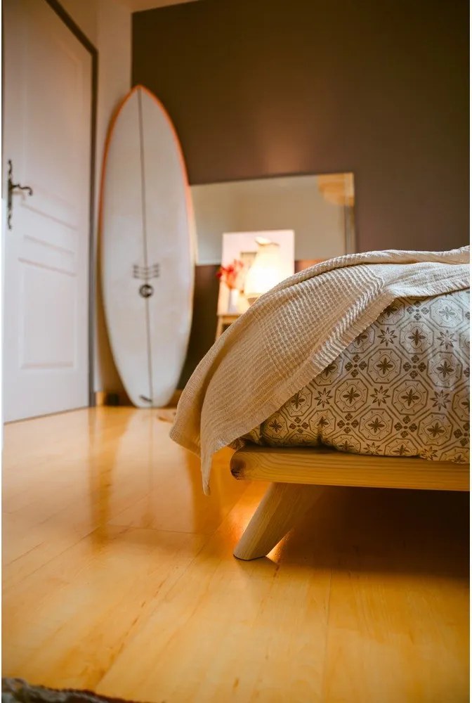 Borovi fenyő franciaágy ágyráccsal 140x200 cm Senza – Karup Design