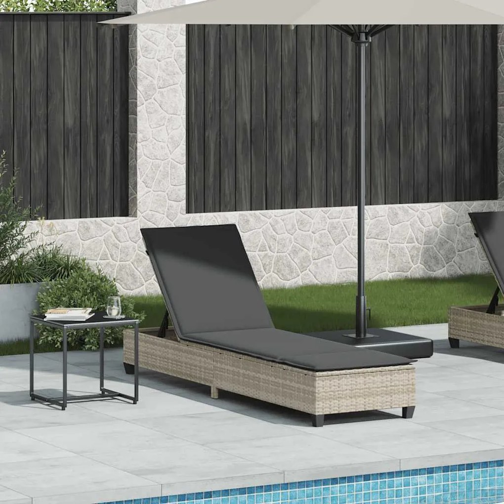 Világosszürke polyrattan napozóágy párnákkal 55x200x25,5 cm