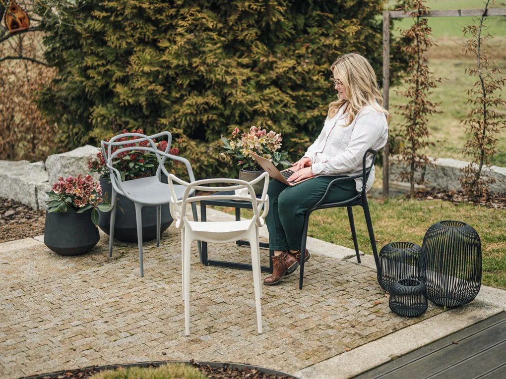 AKCIÓ Fekete műanyag szék KATO II. osztály