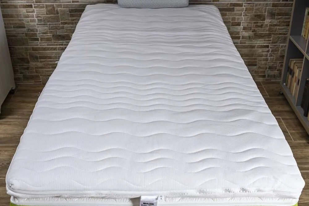 Vitaroll - Akupresszúrás 7 zónás Fedőmatrac Antiallergén huzattal 120x200cm