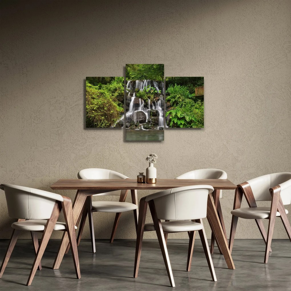 Egy kép a vízesésekről egy trópusi erdőben (90x60 cm)