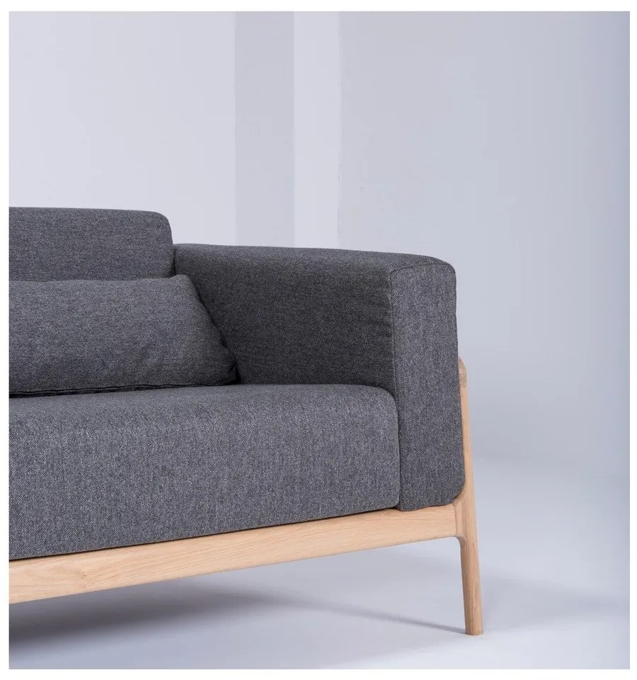 Fawn Plus sötétszürke kanapé tölgyfából, 240 cm - Gazzda