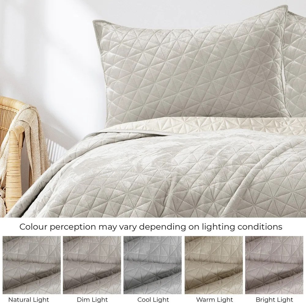 Szürkésbézs bársony steppelt ágytakaró 170x210 cm Laila – Restilo