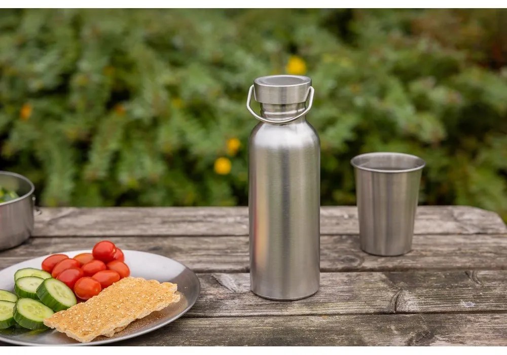 Ezüstszínű rozsdamentes acél ivópalack 650 ml – Esschert Design