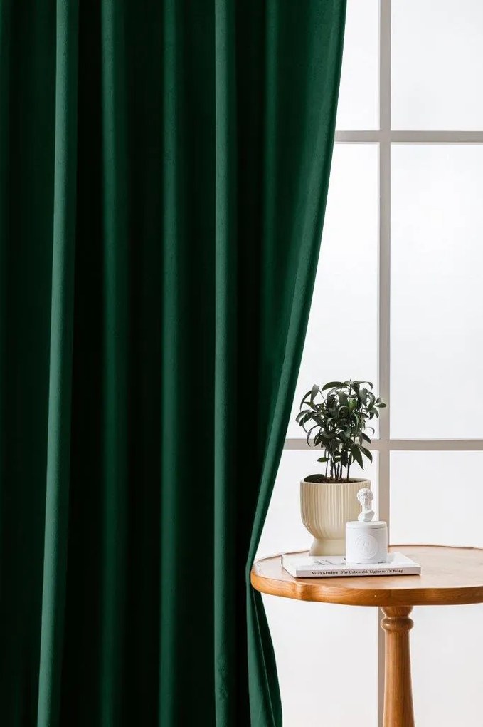 Sötétzöld fényzáró függöny VELVET 140x270 cm Felfüggesztés: Hullámos sínszalag