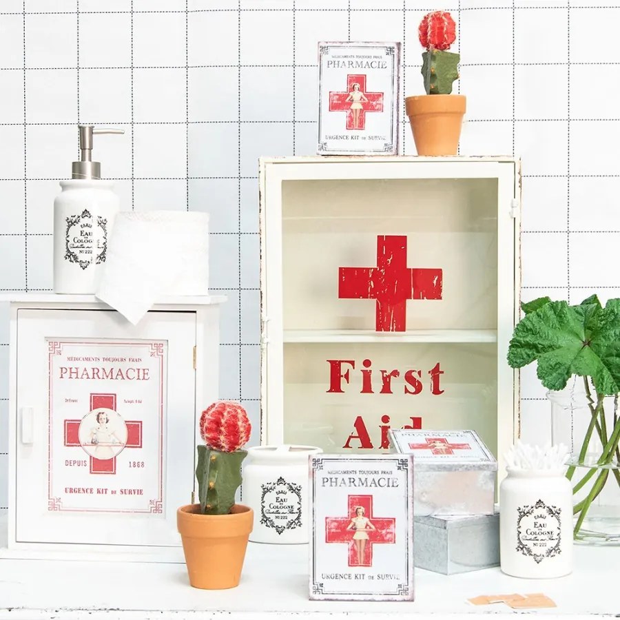 Szögletes fehér Pharmacie fa gyógyszeres kis szekrény 24x13x30cm